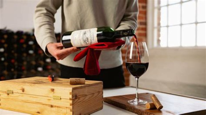 Can I have a glass of wine while taking Plaquenil?