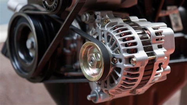 Can loose alternator belt drain battery?