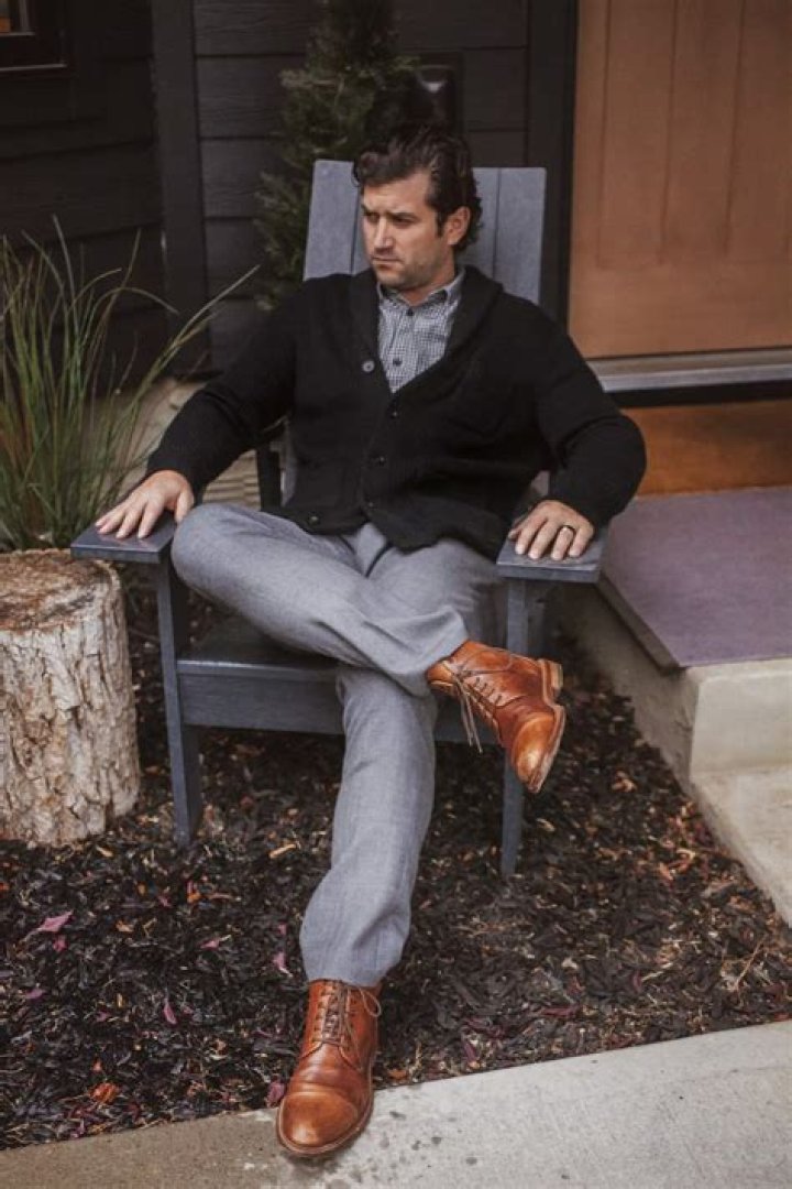 Can you wear a sweater with slacks?