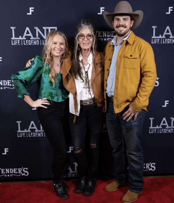 Did Lane and Kelly cheat on each other?