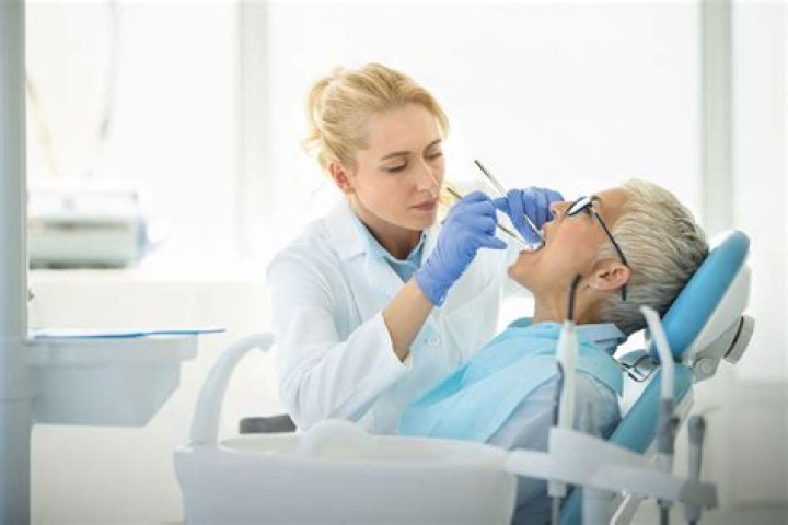 Do all dentists have good teeth?