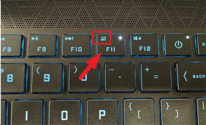 How do you unfreeze a laptop keyboard?
