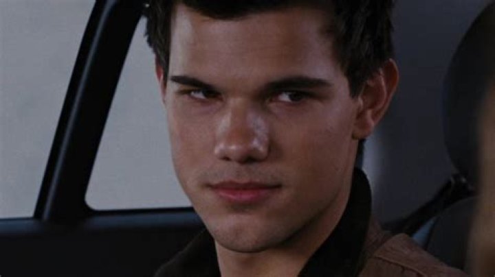 How hot is Jacob in Twilight?