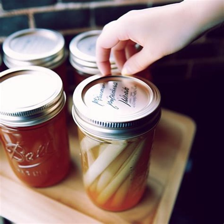How long does it take for canning jars to seal?