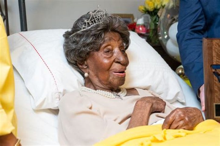 How old is the oldest American?