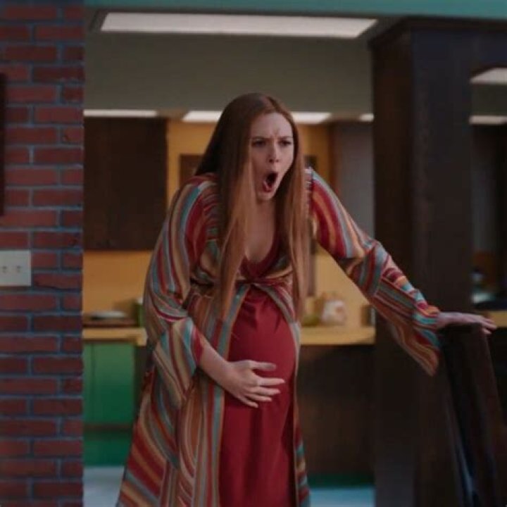 Is Elizabeth on GH pregnant 2021?