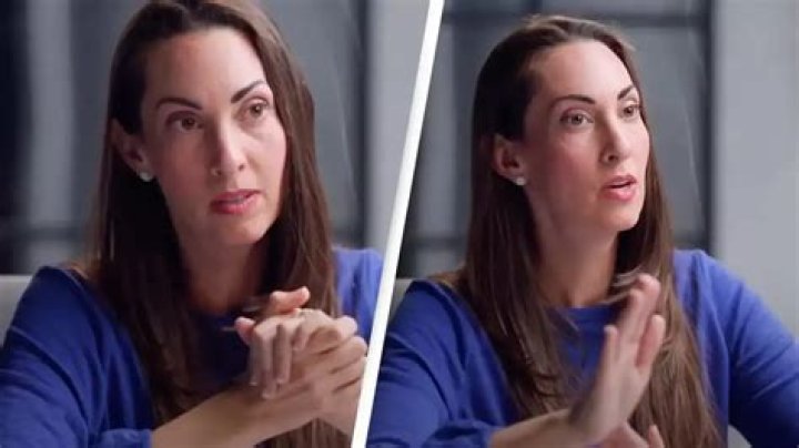 What is the body language of a liar?