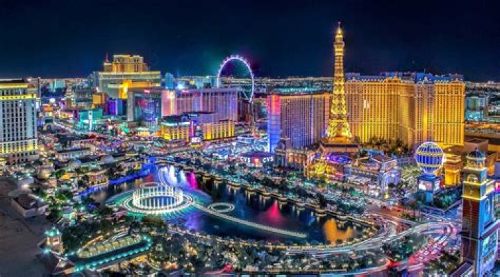 Where do the rich stay in Vegas?
