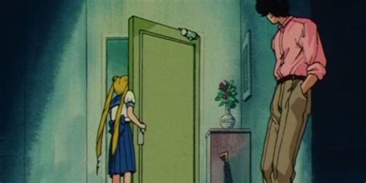 Why does Mamoru break up with Usagi?