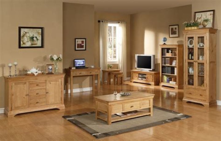 Why is furniture made from oak?